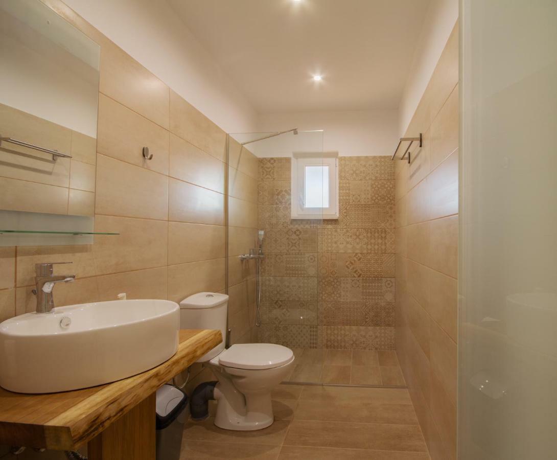 Luca Mare Bed & Breakfast Gouvia